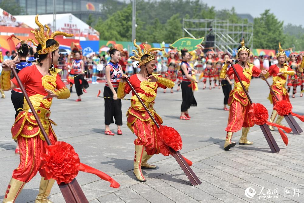 بالصور: مهرجان لعرض الحضارات الآسيوية المتنوعة في بكين