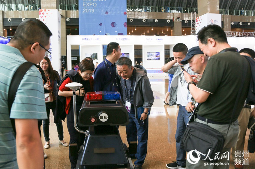 أحدث الابتكارات العالمية تجذب الأنظار في معرض الصين الدولي لصناعة البيانات الضخمة 2019