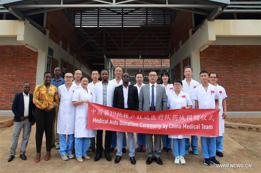 الصين تتبرع بإمدادات طبية لمستشفى في رواندا