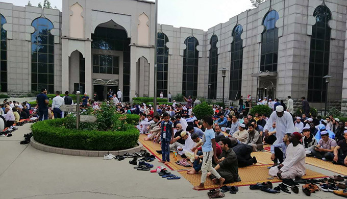 بالصور: سفارة السودان لدى بكين تفتح بابها للجالية المسلمة بمناسبة عيد الفطر