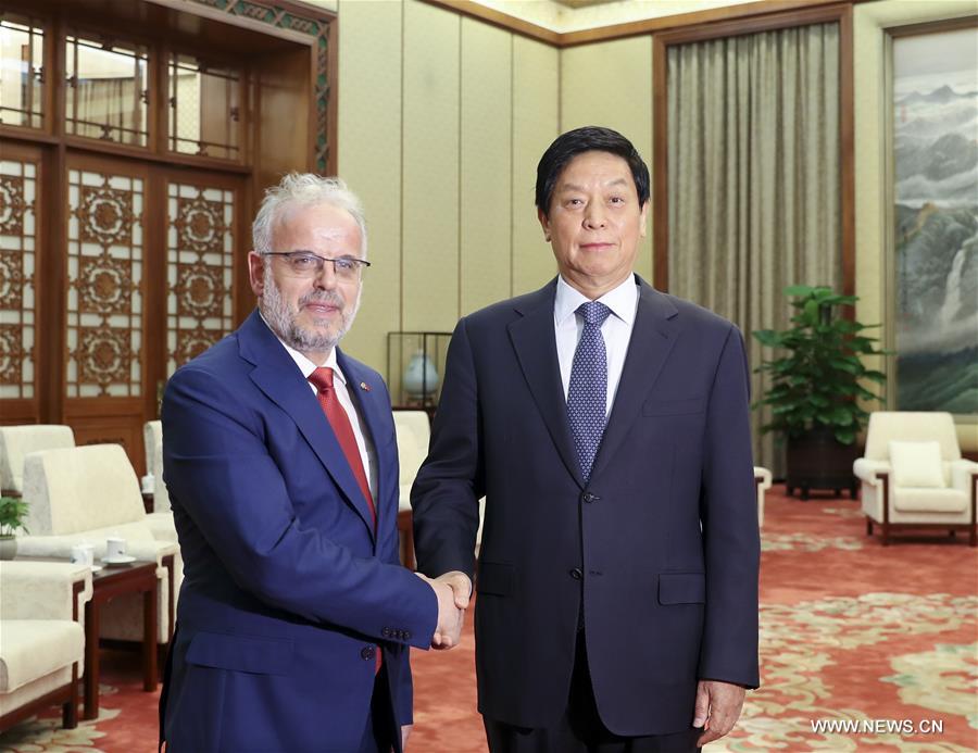 كبير المشرعين الصينيين يلتقي رئيس برلمان مقدونيا الشمالية