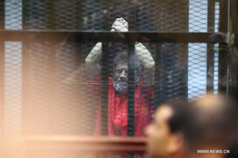 تقرير إخباري: وفاة الرئيس المصري الأسبق محمد مرسي خلال محاكمته في قضية تخابر