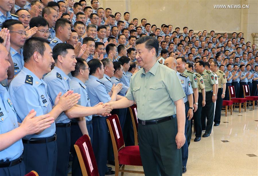 شي يجتمع مع مندوبين إلى مؤتمر الحزب للقوات الجوية لجيش التحرير الشعبي الصيني