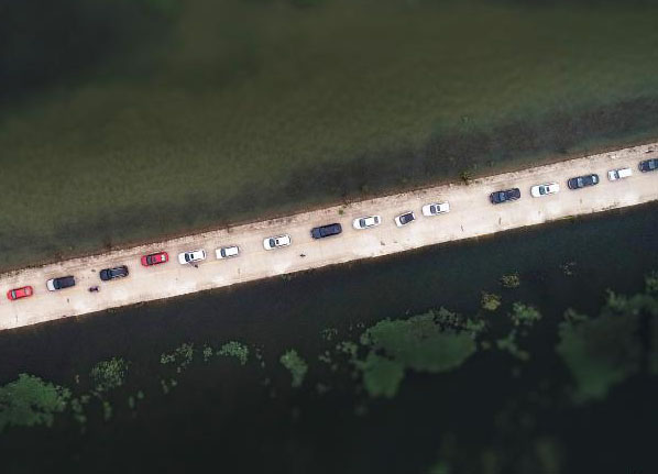 منظر جذاب لـ "طريق عائم على الماء" في جيانغشي