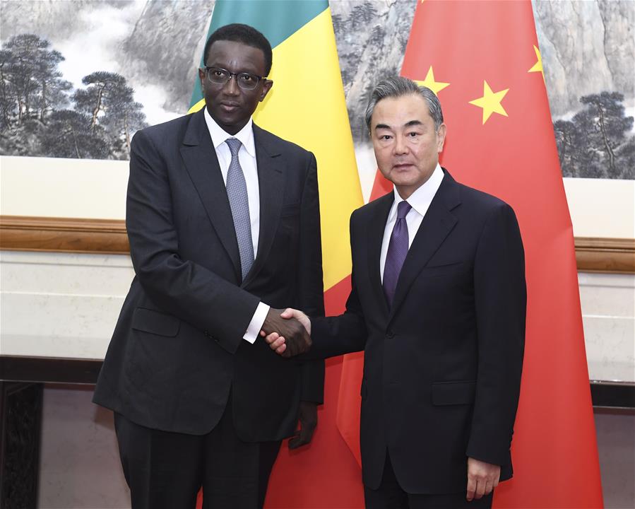 وزير الخارجية الصيني يلتقي وزير الخارجية السنغالي