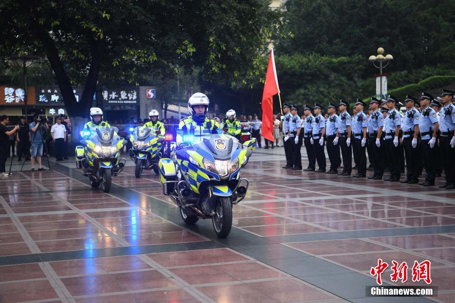 تشونغتشينغ تطلق أول دورية شرطية مشتركة مع إيطاليا