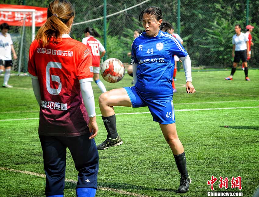 قصة بالصور: حلم كرة القدم للنساء الهاويات في بكين