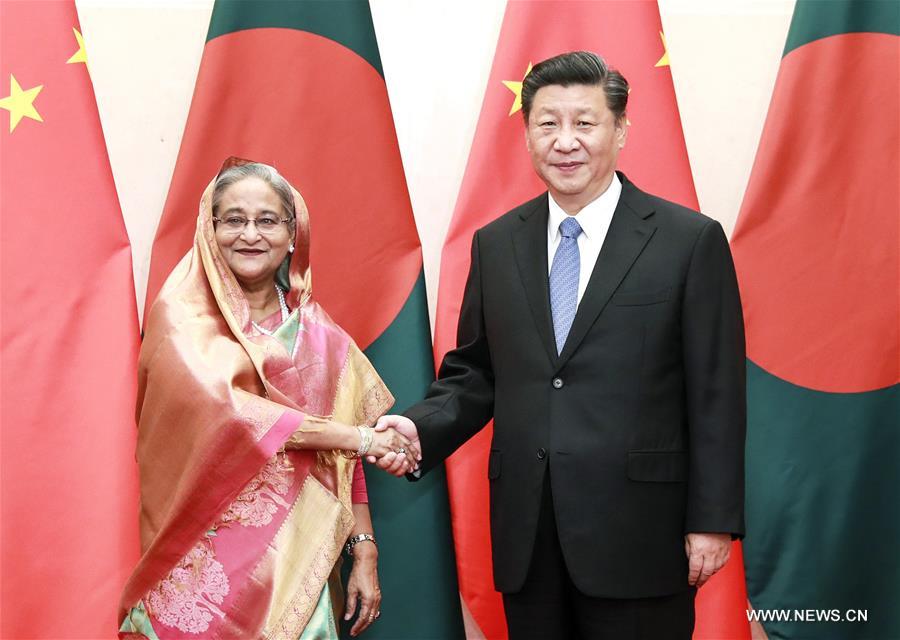 الرئيس الصيني يلتقي رئيسة الوزراء البنجلاديشية 