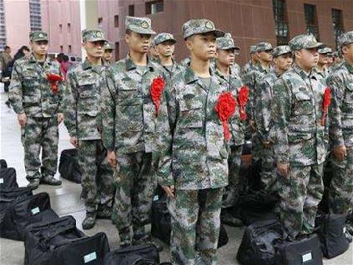 الجيش الصيني يجند المزيد من طلاب الجامعات في عام 2019