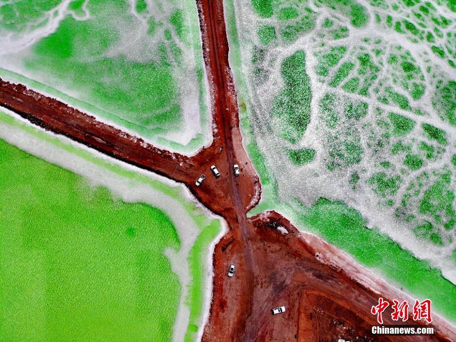 بالصور: بحيرة الزمرد في شمال غرب الصين