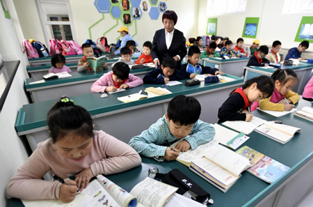 تقرير: 60% من الأطفال الصينيين يتابعون دروسا خصوصية خارج المنهج الدراسي