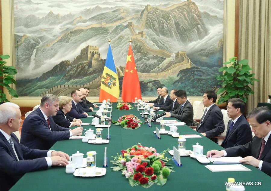 كبير المشرعين الصينيين يلتقي رئيسة برلمان مولدوفا