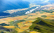 الصور: ألوان الخريف ترسم لوحات ساحر في جبال تشيليان بشمال غربي الصين