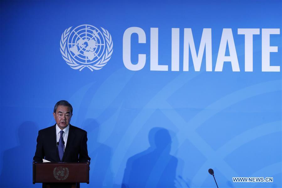 وزير الخارجية الصيني يحث على بذل جهود دولية مشتركة لمواجهة التغير المناخي