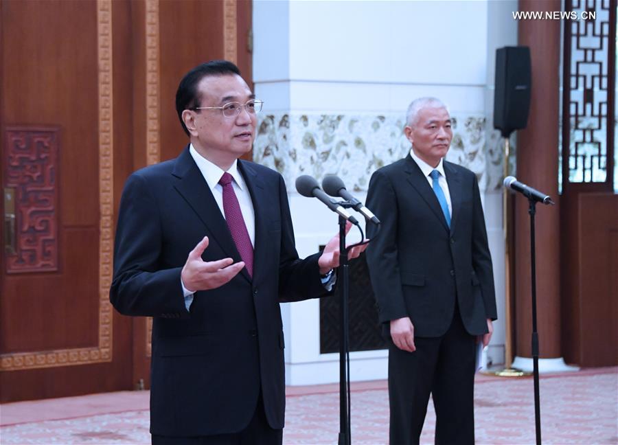 رئيس مجلس الدولة: الصين لن تنسى دعم الخبراء الأجانب لتنميتها