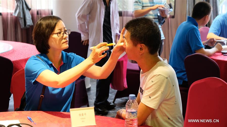 فريق طبي صيني ينظم عيادة طبية مجانية بالدار البيضاء