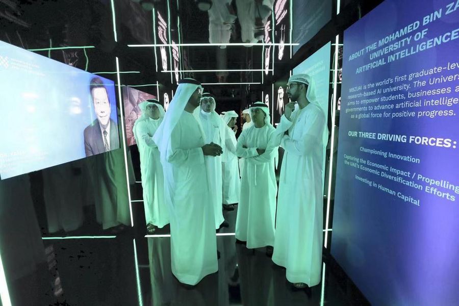 سفير الإمارات لدى الصين: تأسيس جامعة محمد بن زايد للذكاء الاصطناعي استجابة للتطورات التقنية ونرحب بالطلاب الصينيين الراغبين بالالتحاق بها