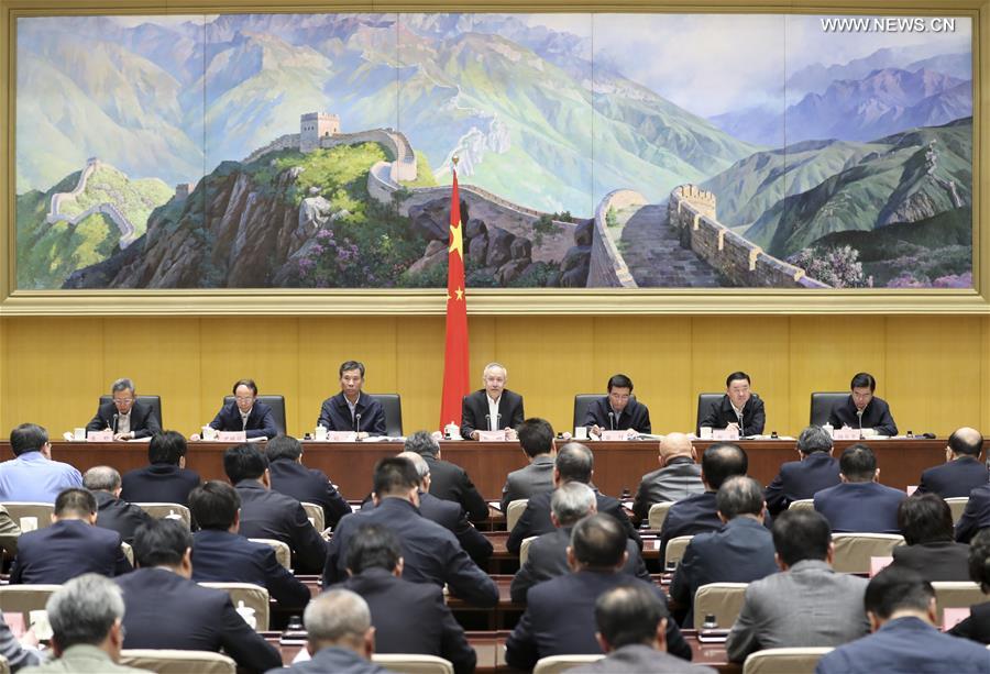 نائب رئيس مجلس الدولة الصيني يحث على إكمال مهمة تسوية المتأخرات