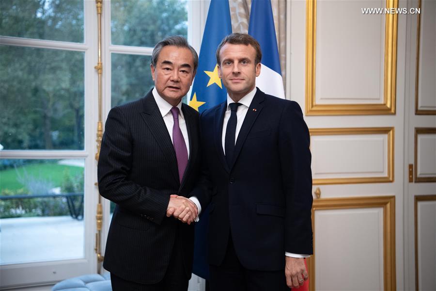 الرئيس الفرنسي يلتقي وزير الخارجية الصيني لمناقشة العلاقات الثنائية