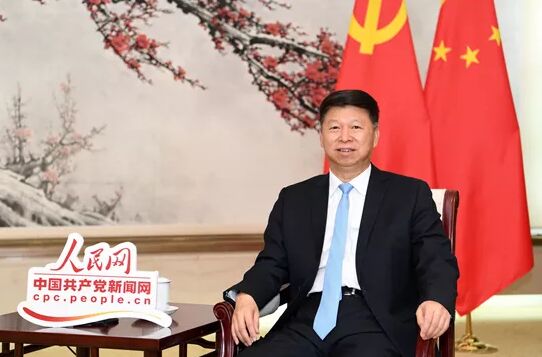 لقاء حصري: كيف يكوّن الحزب الشيوعي الصيني أصدقاء؟