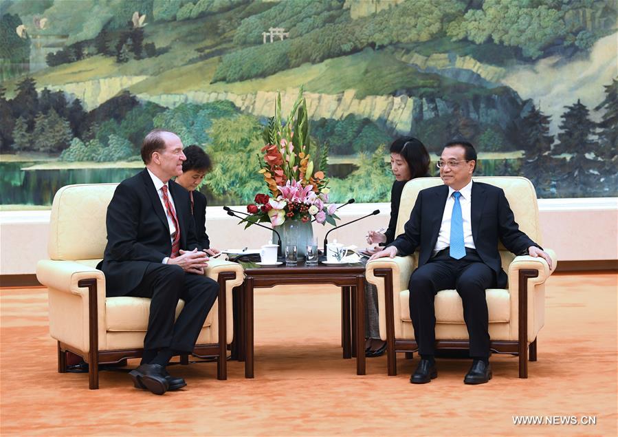 رئيس مجلس الدولة الصيني يلتقي رئيس البنك الدولي