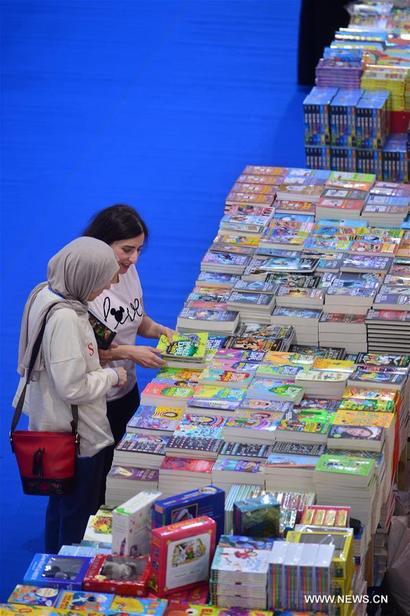 تحقيق إخباري: مشاركة صينية واعدة في معرض الكويت الدولي للكتاب