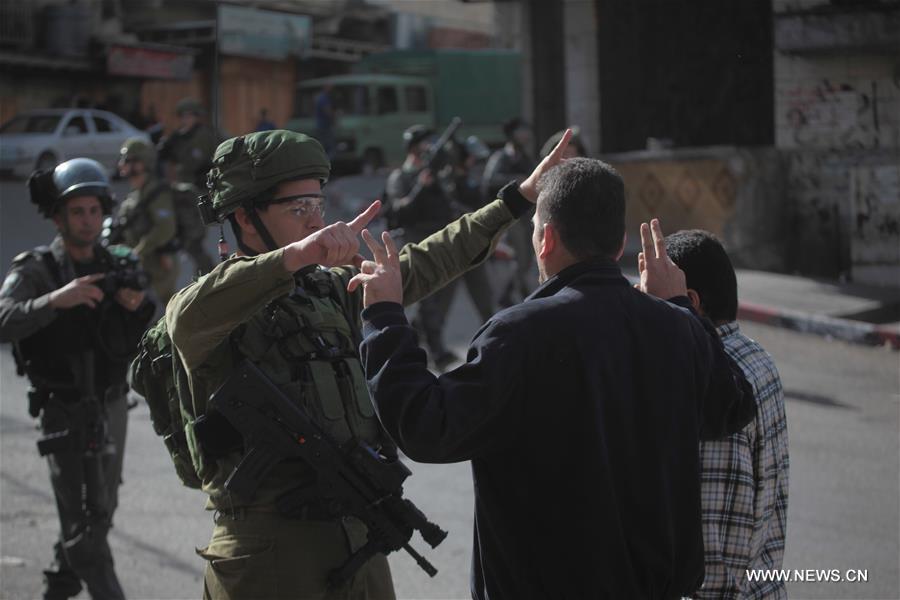 تقرير إخباري : احتجاجات واسعة بالأراضي الفلسطينية ضد دعم واشنطن الاستيطان الإسرائيلي