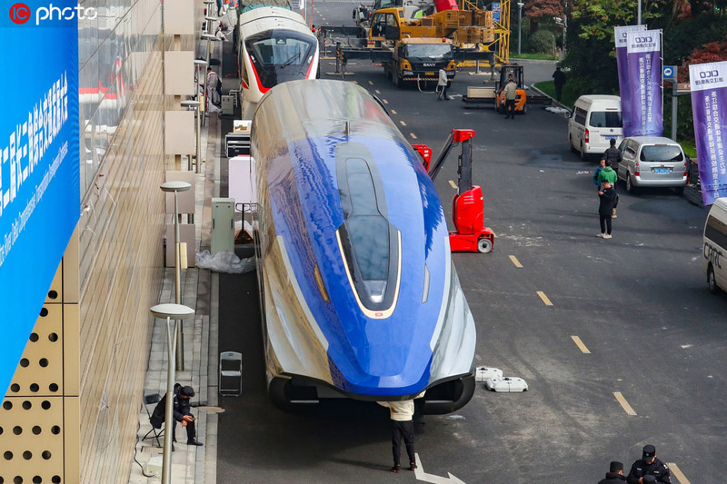 بالصور: الصين تكشف عن قطار ماجليف بسرعة 600 كم في الساعة