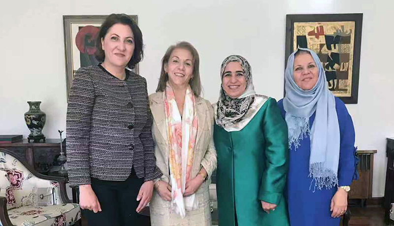 حفل توديع حرم سفير سلطنة عمان في منزل سفير تونس لدى الصين