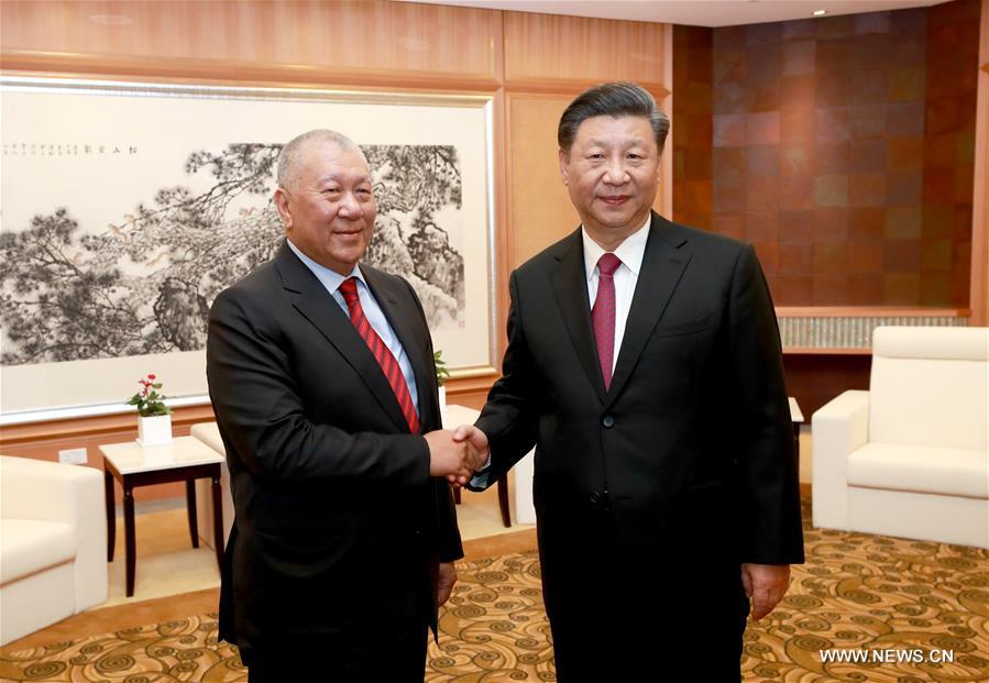 الرئيس شي يلتقي نائب رئيس المجلس الوطني للمؤتمر الاستشاري السياسي للشعب الصيني هو هاو واه