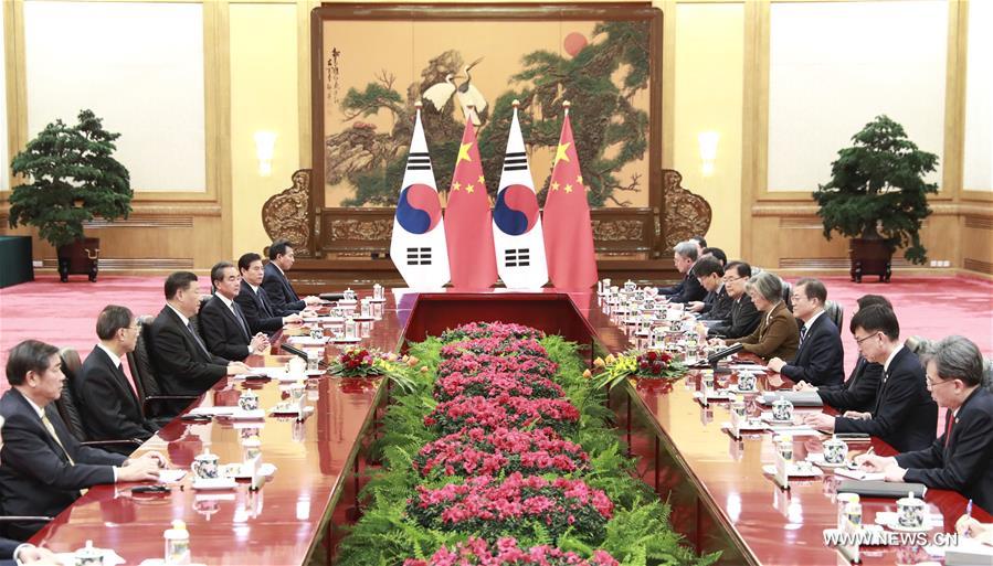 شي يلتقي رئيس جمهورية كوريا، داعيا إلى تعزيز العلاقات الثنائية