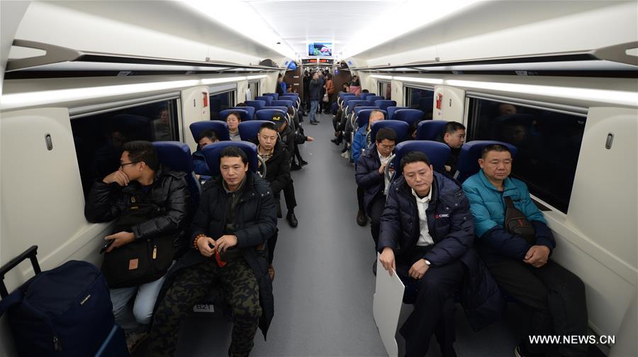 تشغيل نموذج جديد للقطارات فائقة السرعة بين المدن في وسط الصين