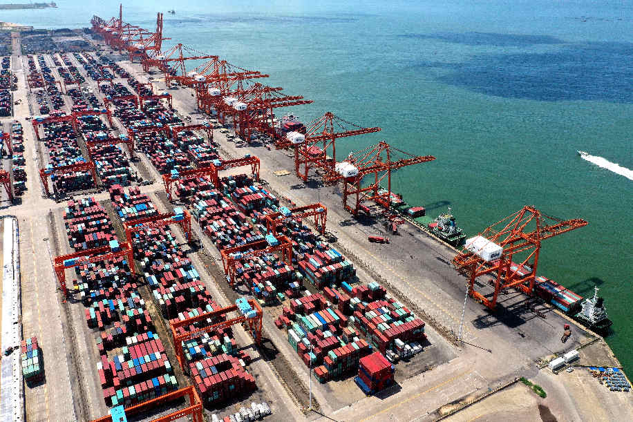إجمالي إيرادات الصين من التجارة في البضائع والخدمات يصل إلى 1.65 تريليون يوان في نوفمبر