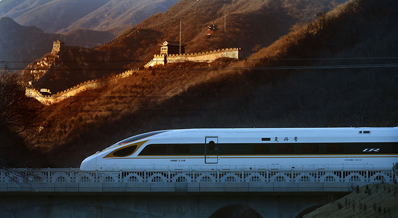 الصين تسعى لإضافة 2000 كيلومتر من السكك الحديدية فائقة السرعة خلال عام 2020