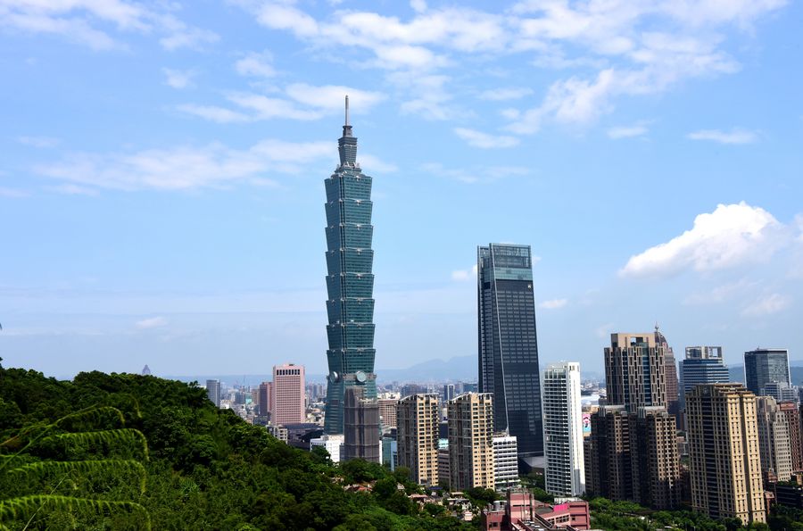 فتح لجان الاقتراع لانتخاب القيادة والهيئة التشريعية في تايوان