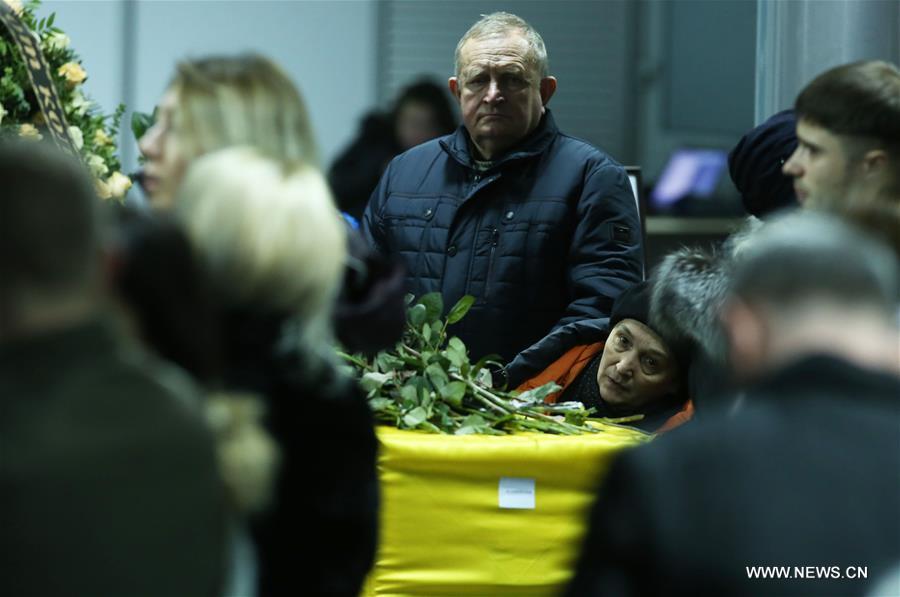 الرئيس الأوكراني يودع مواطني بلاده ضحايا الطائرة المنكوبة في إيران