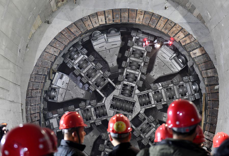 اكتمال بناء أطول نفق مترو تحت البحر في الصين