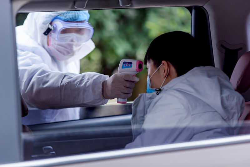 قوانغتشو تساعد الأجانب على الوقاية من وباء فيروس كورونا الجديد