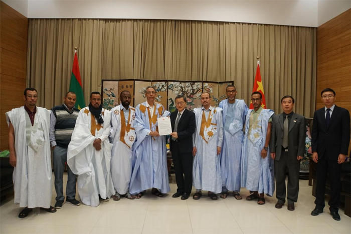 رابطة خريجي الصين الموريتانيين تتبرع لصالح ووهان