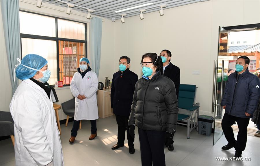 نائبة رئيس مجلس الدولة الصيني تشدد على عدم ترك مرضى فيروس كورونا دون رعاية