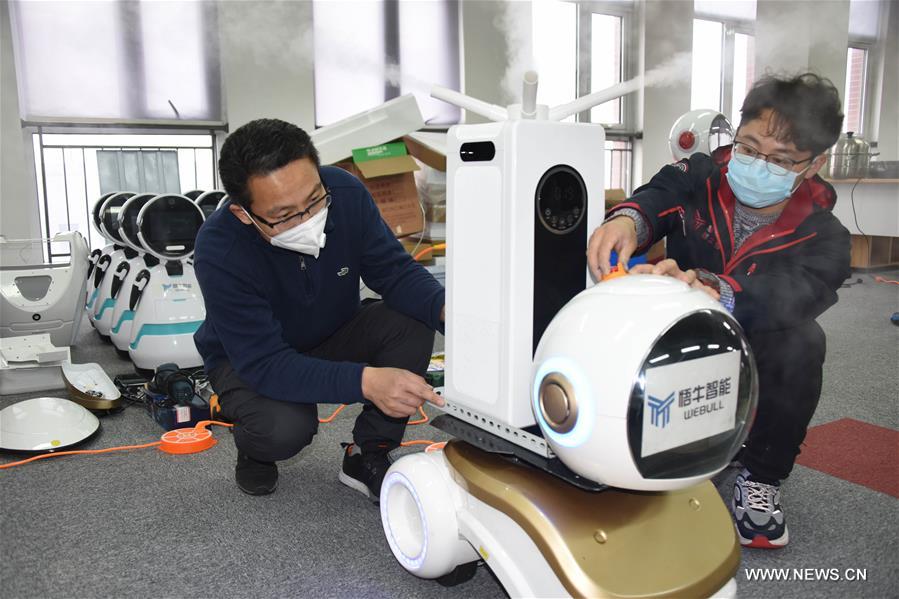 تطوير روبوت تطهير في شرقي الصين لمكافحة الوباء