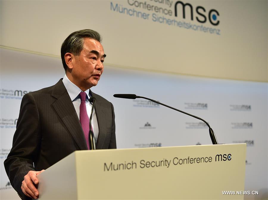 وزير الخارجية الصيني يدعو إلى ممارسة التعددية