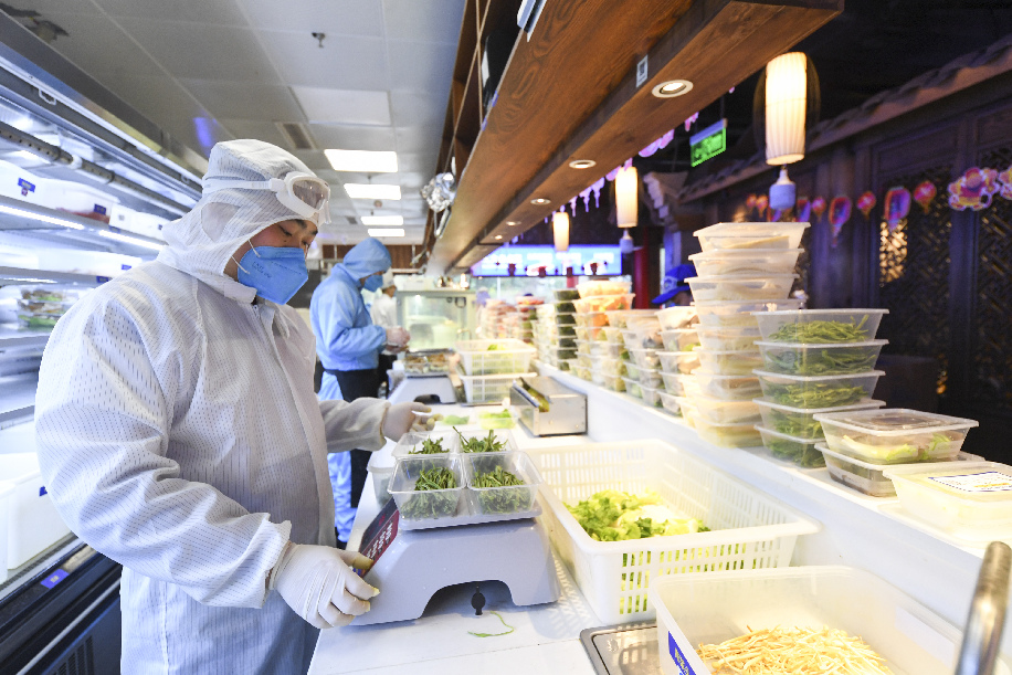 شركات تحضير الأطعمة الصينية تعمل جاهدة لتقليل آثار تفشي الوباء عليها
