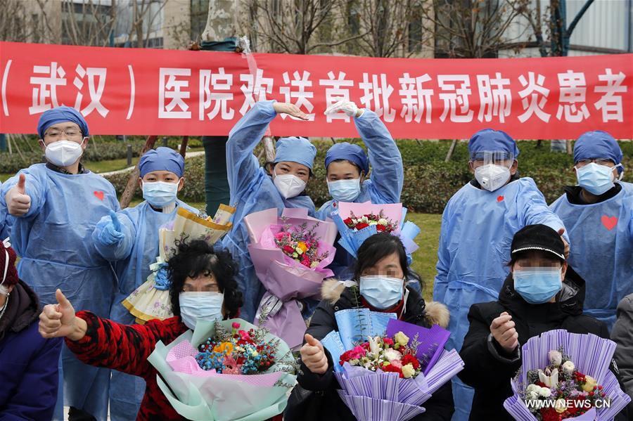 13 مريضا يخرجون مستشفى بعد شفائهم من فيروس كورونا الجديد في ووهان