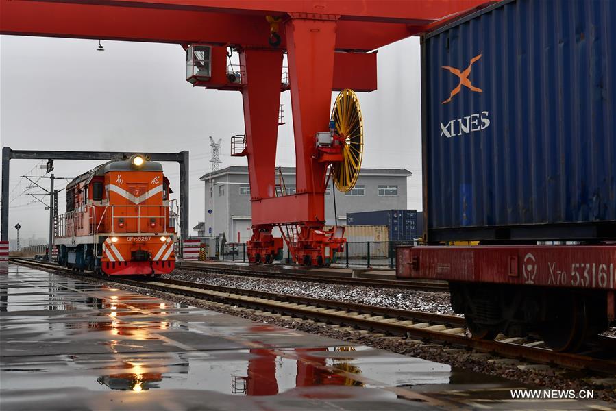 استئناف خدمة قطارات الشحن بين شمالي الصين وآسيا الوسطى