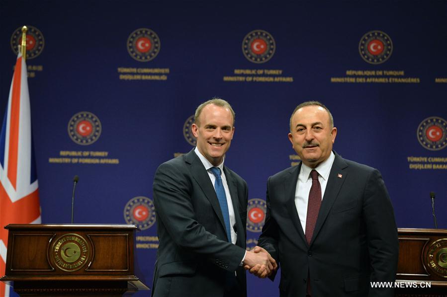 وزيرا خارجية تركيا والمملكة المتحدة يناقشان العملية التركية في إدلب السورية وتدفق اللاجئين