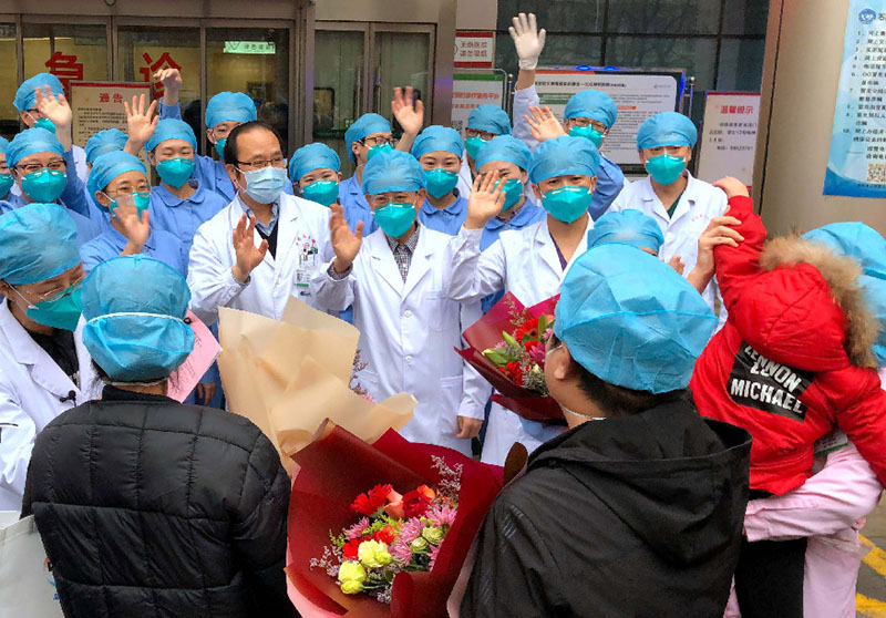 مسؤول: علاج كوفيد-19 يظهر فعالية بشكل مستمر في الصين