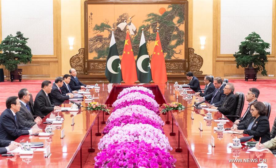 الرئيس شي يعقد محادثات مع الرئيس الباكستاني