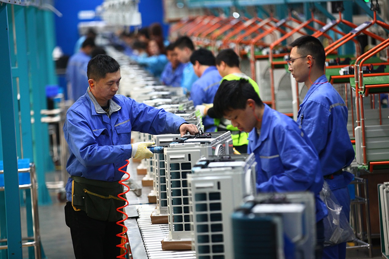 تقرير: الشركات الخاصة في الصين تسرع نسق استئناف الانتاج