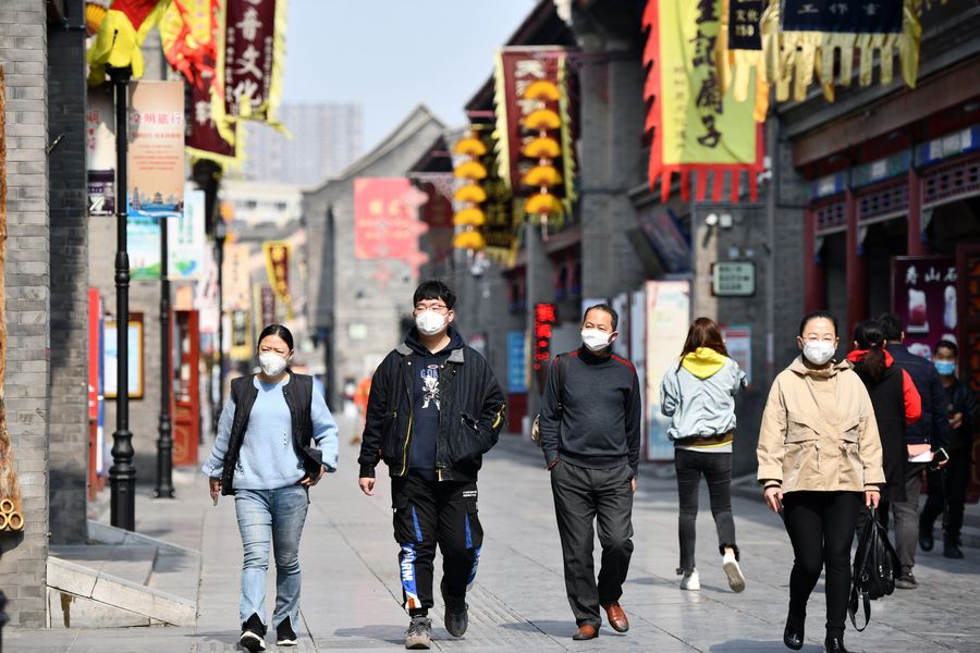 تعاف حذر لرحلات العطلة وسط انحسار الوباء في الصين